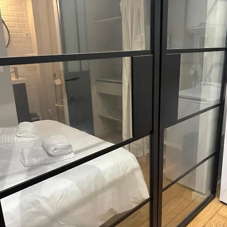Apartment T2 Rdc Avec Parking, A 50m *